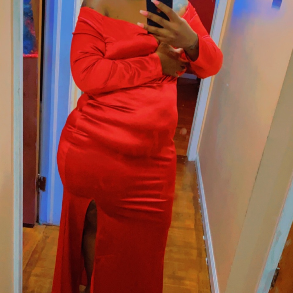 Red satin dress never been worn very sexy  off the shoulders and side slit